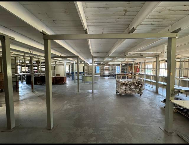 800M² WAREHOUSE FOR SALE IN FLORIDA